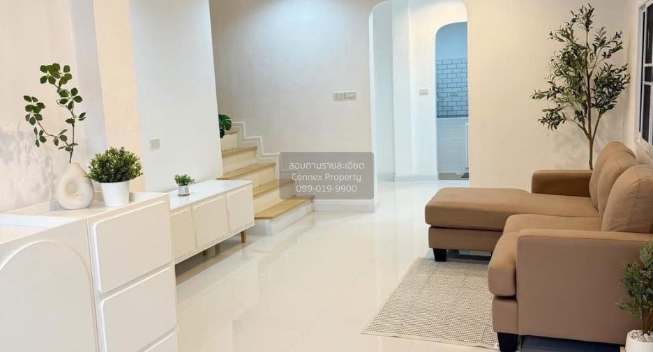 Casa adosada en venta de 4 habitaciones en Nong Chok, Bangkok