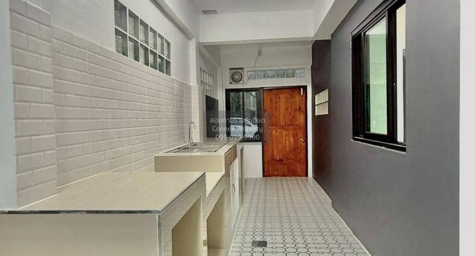 For sale 3 bedrooms townhouse in Sai Noi, Nonthaburi