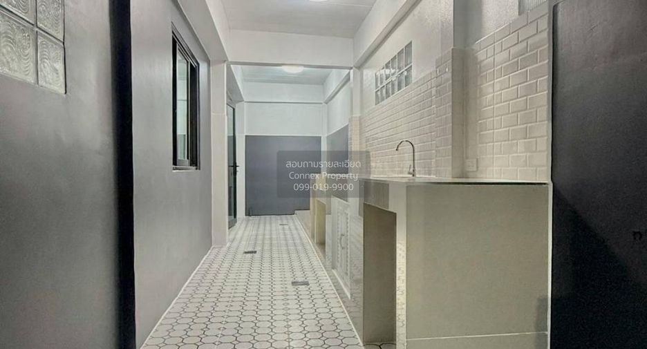For sale 3 bedrooms townhouse in Sai Noi, Nonthaburi