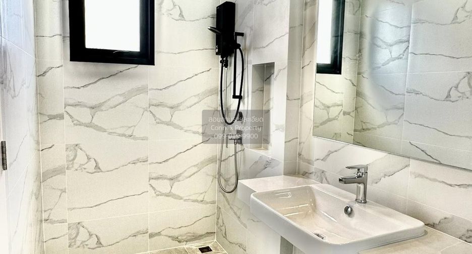 For sale 3 bedrooms house in Prawet, Bangkok
