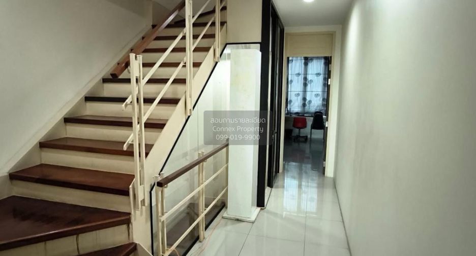 For sale 1 bed townhouse in Huai Khwang, Bangkok