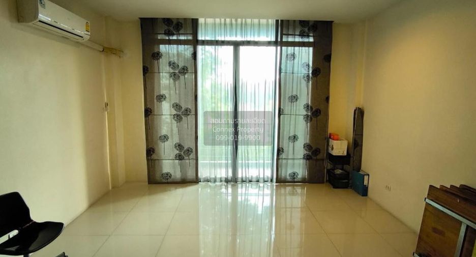 For sale 1 bed townhouse in Huai Khwang, Bangkok