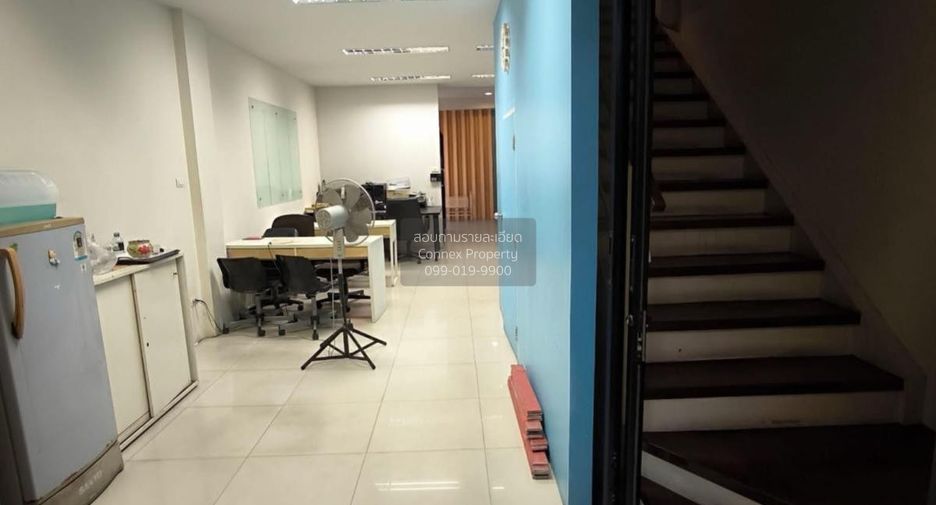 For sale 1 bed townhouse in Huai Khwang, Bangkok
