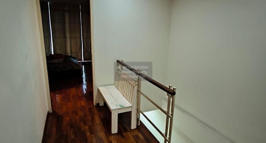 For sale 1 bed townhouse in Huai Khwang, Bangkok