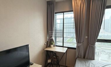 For sale 1 bed condo in Huai Khwang, Bangkok