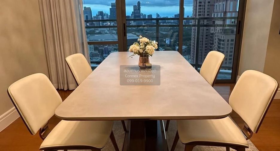 For sale 3 bedrooms condo in Khlong Toei, Bangkok