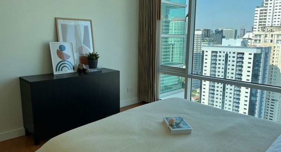 For rent 2 bedrooms condo in Khlong Toei, Bangkok