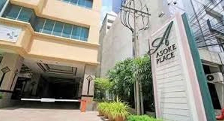For rent 2 bedrooms condo in Watthana, Bangkok