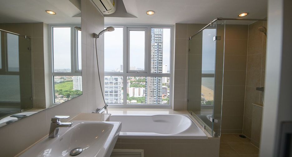 Condo en venta de 3 habitaciones 