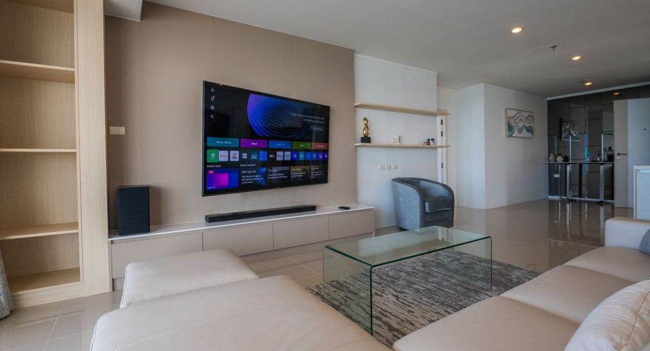 Condo en venta de 3 habitaciones 