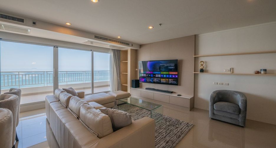 Condo en venta de 3 habitaciones 