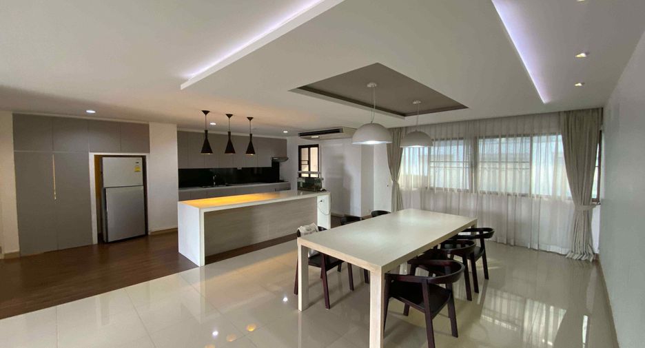 For rent 3 bedrooms condo in Watthana, Bangkok