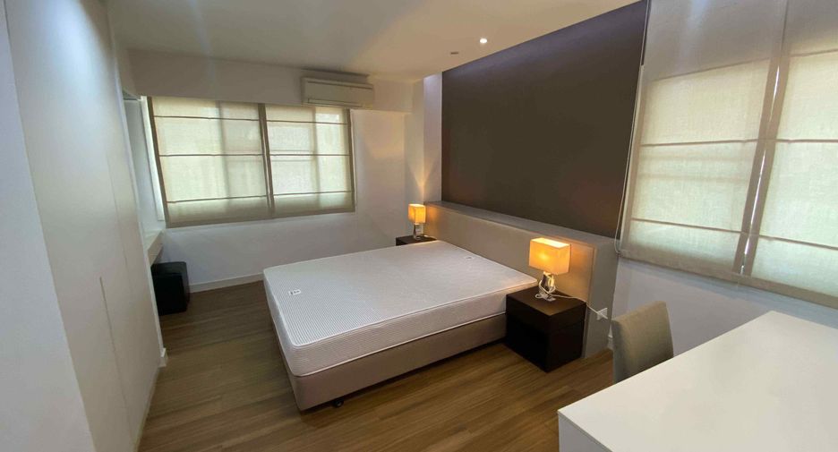 For rent 3 bedrooms condo in Watthana, Bangkok
