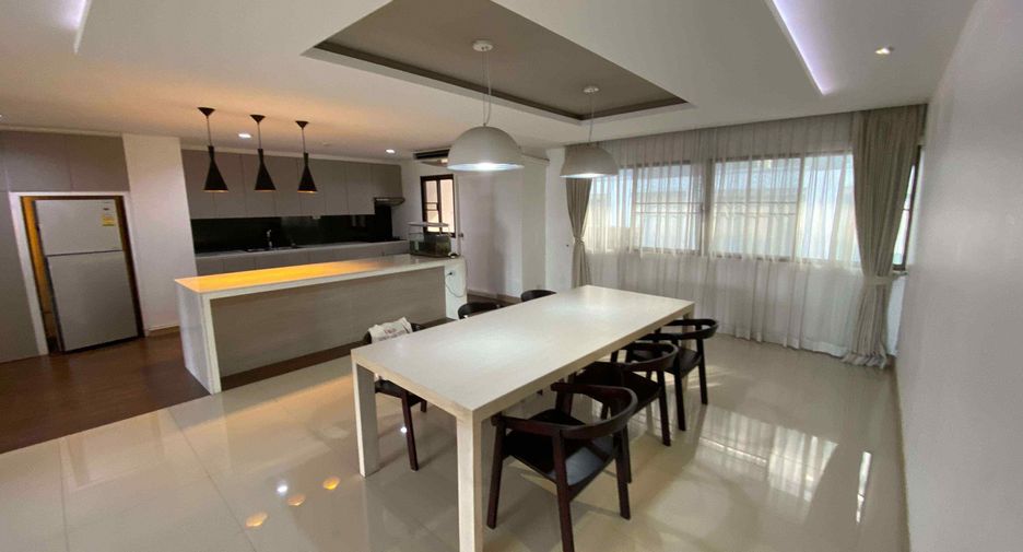 For rent 3 bedrooms condo in Watthana, Bangkok