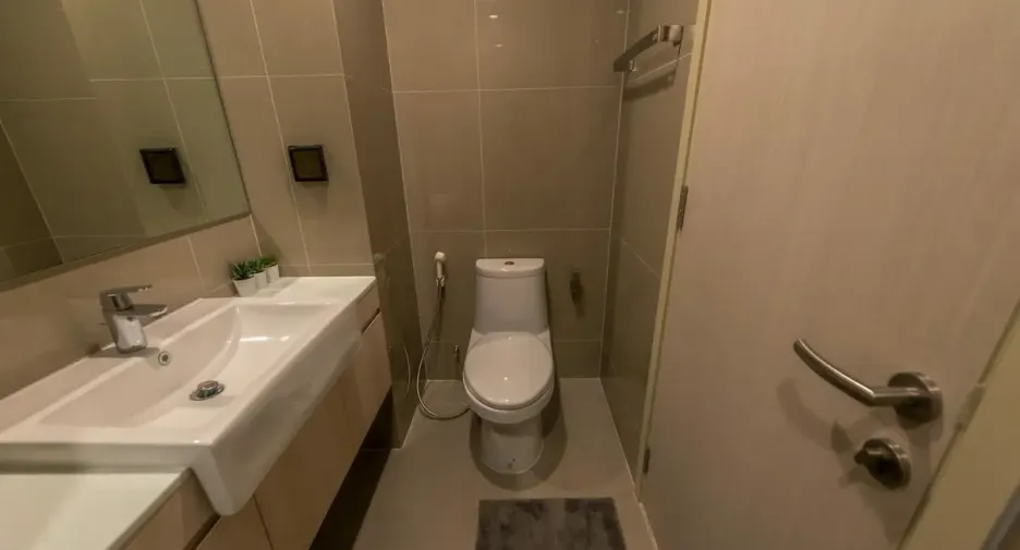 For rent 1 bed condo in Watthana, Bangkok