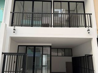 For sale 4 ベッドルーム townhouse in Bang Lamung, Chonburi