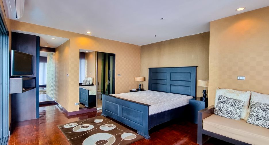 For sale 3 bedrooms condo in Pratumnak, Pattaya
