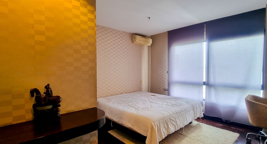 For sale 3 bedrooms condo in Pratumnak, Pattaya