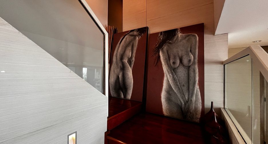 For sale 4 bedrooms condo in Watthana, Bangkok