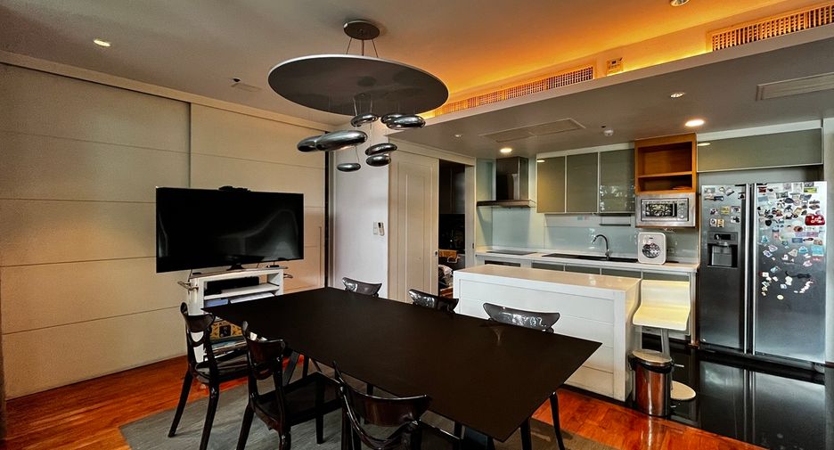 For sale 4 bedrooms condo in Watthana, Bangkok
