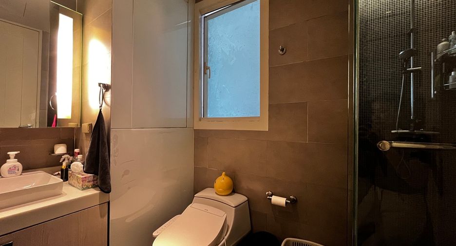 For sale 4 bedrooms condo in Watthana, Bangkok