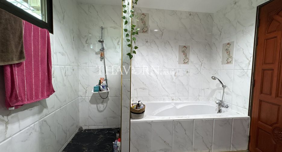 For sale 3 bedrooms house in Sattahip, Chonburi