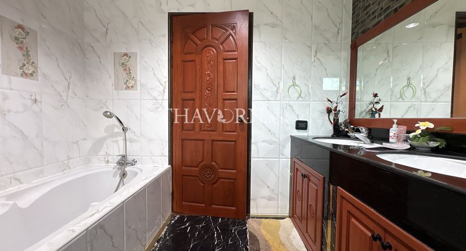 For sale 3 bedrooms house in Sattahip, Chonburi