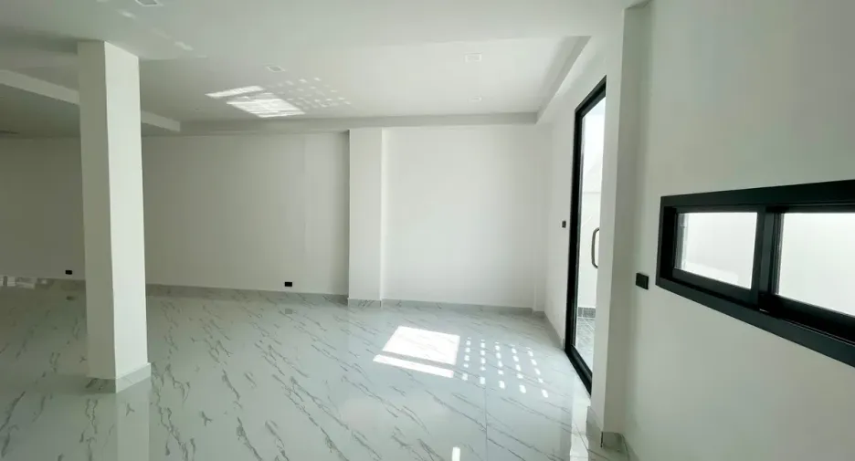 出售 5 卧室 联排别墅 在 Bang Lamung, Chon Buri