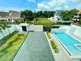 For Rent 5 Bedroom House In Bang Lamung, Chonburi