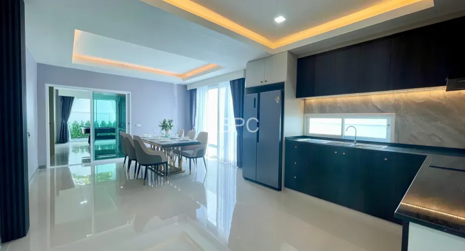 For rent and for sale 5 bedrooms house in Bang Lamung, Chonburi