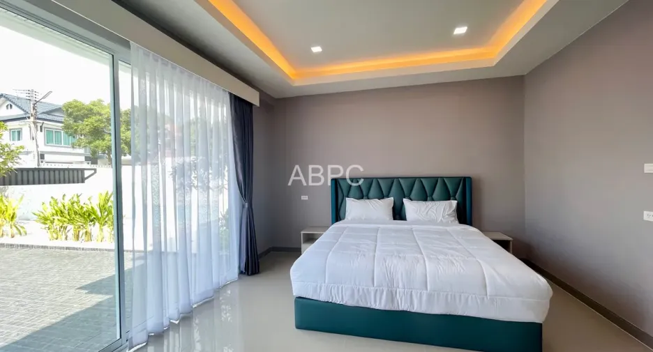 For rent and for sale 5 bedrooms house in Bang Lamung, Chonburi