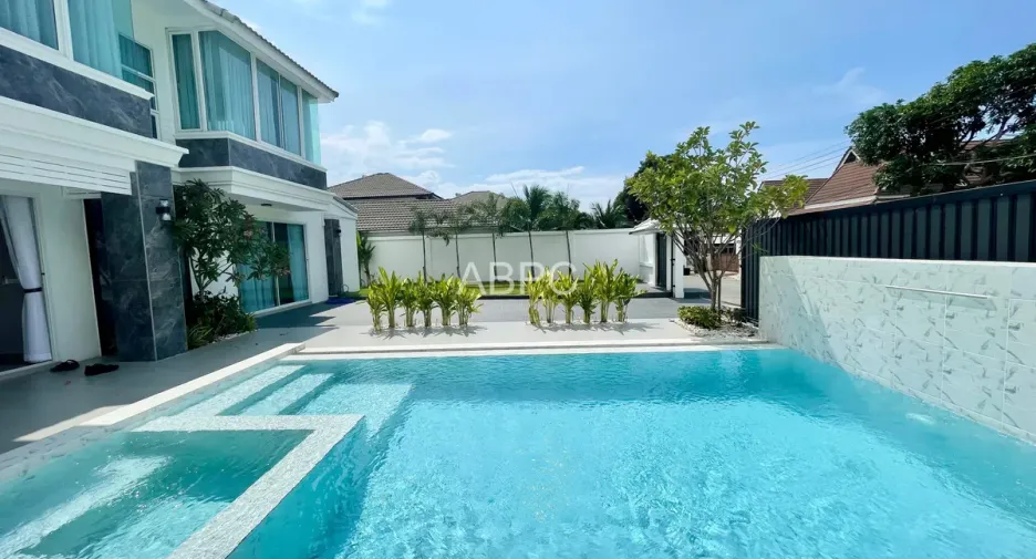 For rent and for sale 5 bedrooms house in Bang Lamung, Chonburi