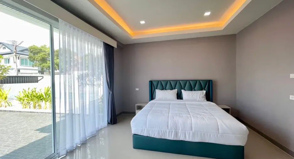 For rent and for sale 5 bedrooms house in Bang Lamung, Chonburi