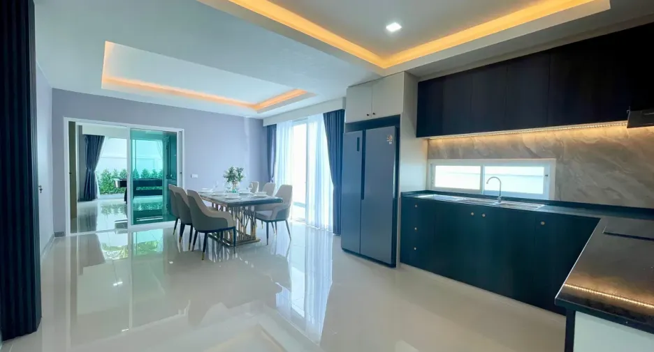 For rent and for sale 5 bedrooms house in Bang Lamung, Chonburi