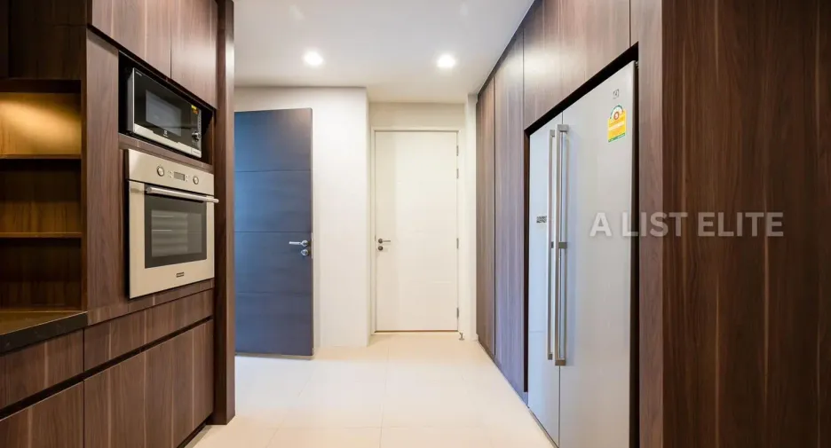 For sale 4 bedrooms condo in Suan Luang, Bangkok