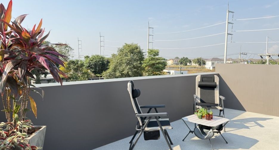 Haus zum Kauf mit 4 Zimmer in Bang Lamung, Chonburi