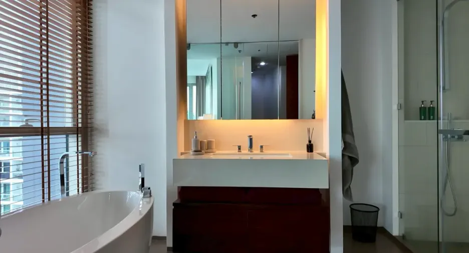 À vendre 3 chambres condo à Sathon, Bangkok