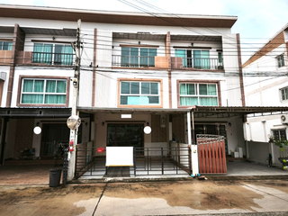 For sale 4 bedrooms townhouse in Bang Khun Thian, Bangkok