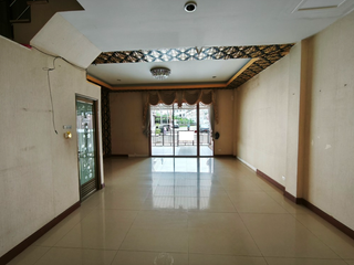 For sale 4 bedrooms townhouse in Bang Khun Thian, Bangkok