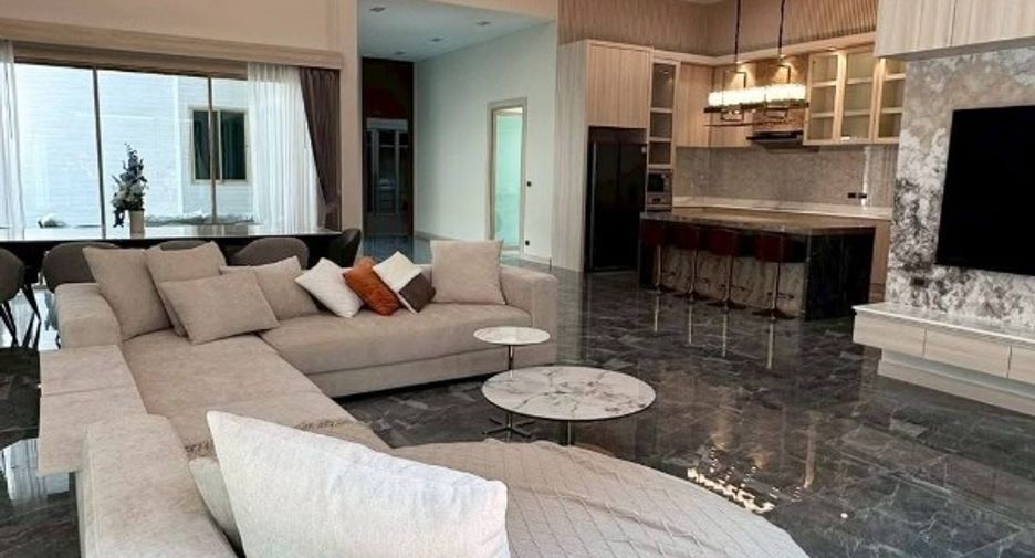 For rent 4 bedrooms villa in Bang Lamung, Chonburi