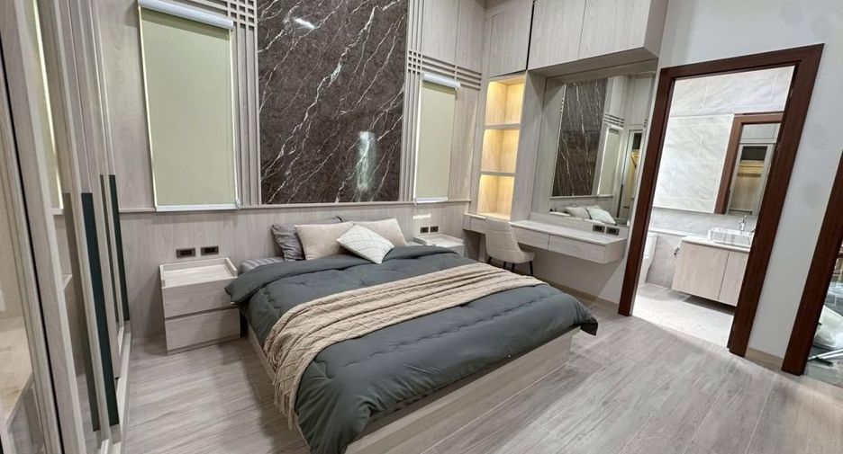 For rent 4 bedrooms villa in Bang Lamung, Chonburi