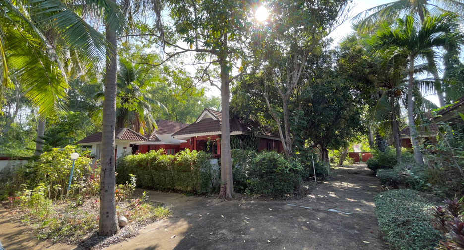 Hotel zum Kauf mit 1 Zimmer in Sam Roi Yot, Prachuap Khiri Khan