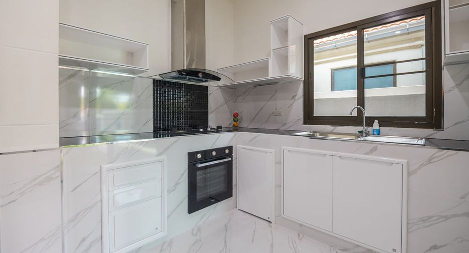 For sale 3 bedrooms house in Bang Lamung, Chonburi