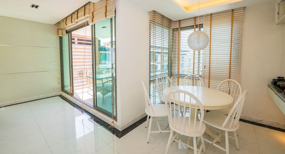 For sale 3 bedrooms condo in South Pattaya, Pattaya