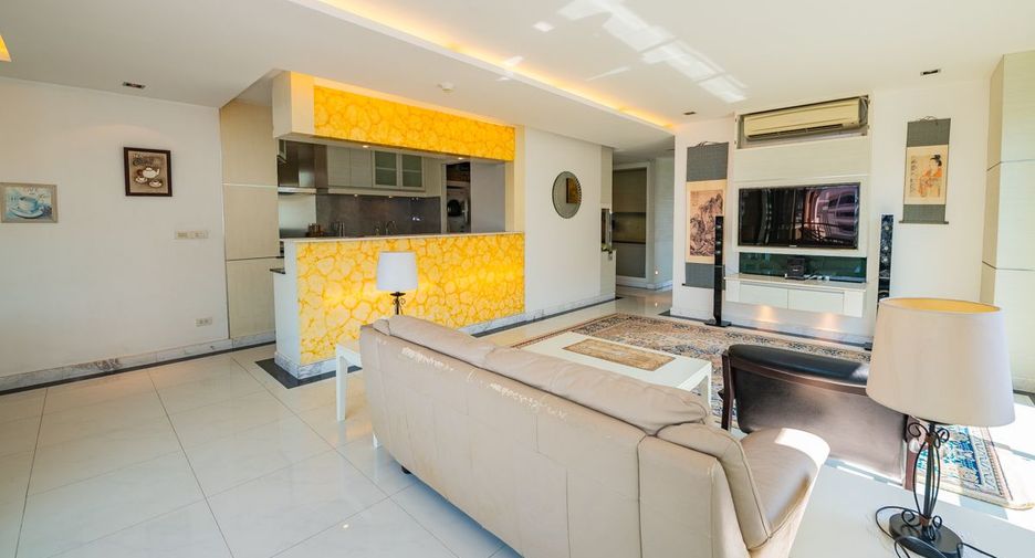 For sale 3 bedrooms condo in South Pattaya, Pattaya