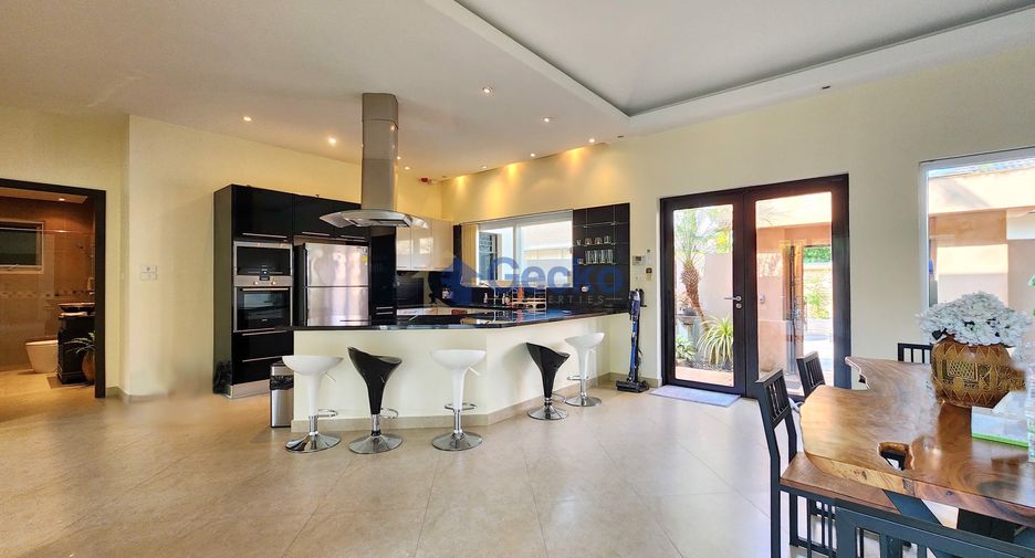 Haus zur Miete und zum Kauf mit 3 Zimmer in Bang Lamung, Chonburi
