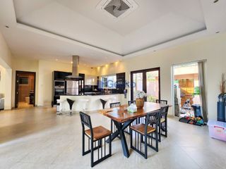 Haus zur Miete und zum Kauf mit 3 Zimmer in Bang Lamung, Chonburi