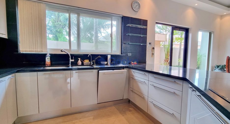 Haus zur Miete und zum Kauf mit 3 Zimmer in Bang Lamung, Chonburi