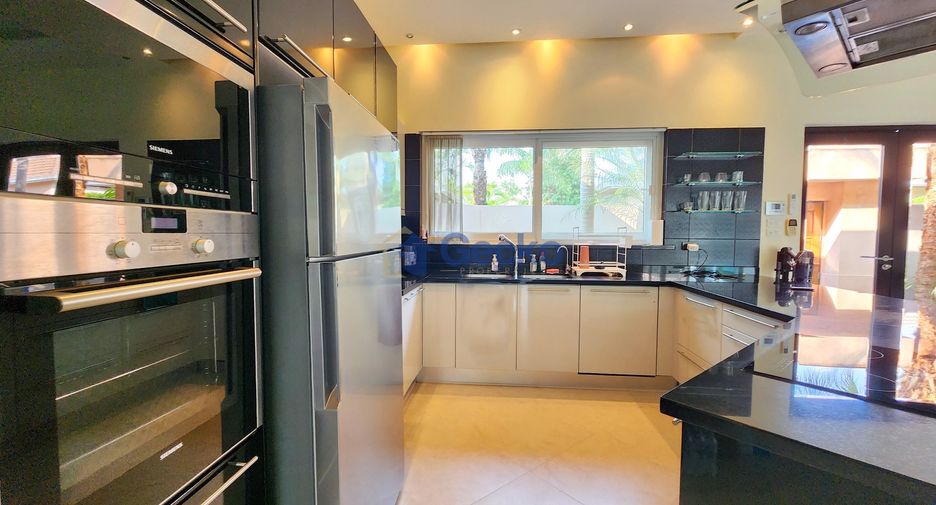 Haus zur Miete und zum Kauf mit 3 Zimmer in Bang Lamung, Chonburi