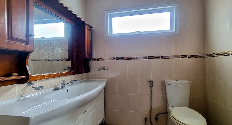 À vendre 8 chambres maison à Sattahip, Chonburi